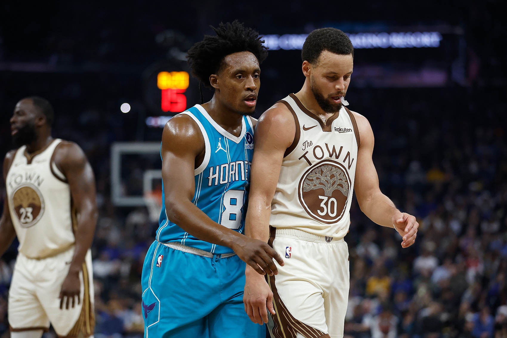 开云体育官网-克拉克声援库里：我们想看他每场飚进12记三分 别再对他生拉硬拽